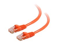 C2G Cat5e Booted Unshielded (UTP) Network Patch Cable - Kytkentäkaapeli - RJ-45 (uros) to RJ-45 (uros) - 7 m - UTP - CAT 5e - valettu, piikitön, säikeinen - oranssi 83608