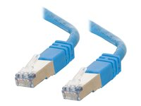 C2G Cat5e Booted Shielded (STP) Network Patch Cable - Kytkentäkaapeli - RJ-45 (uros) to RJ-45 (uros) - 7 m - STP - CAT 5e - valettu - sininen 83775